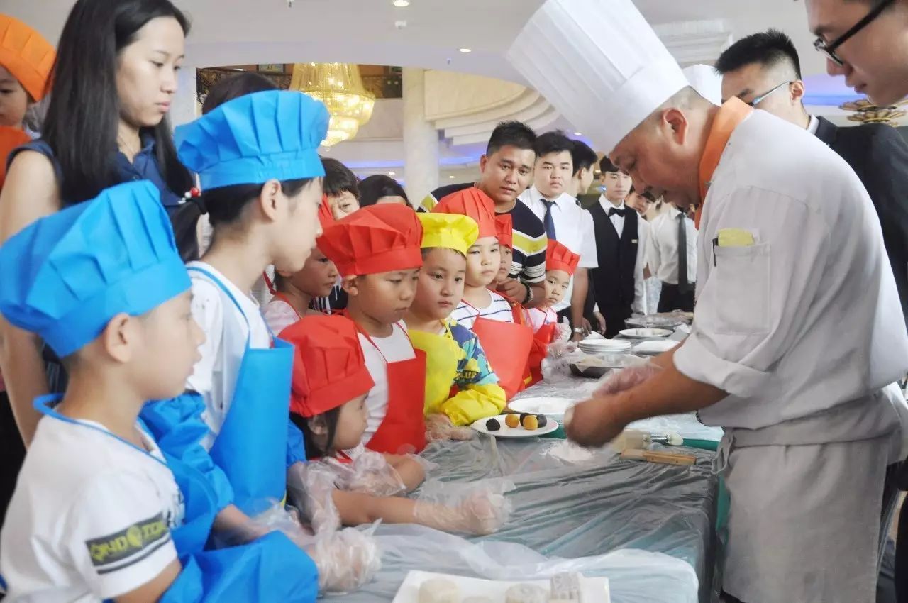 甜蜜時(shí)光 冰皮月餅親子DIY，小小廚藝家的成長(zhǎng)印記